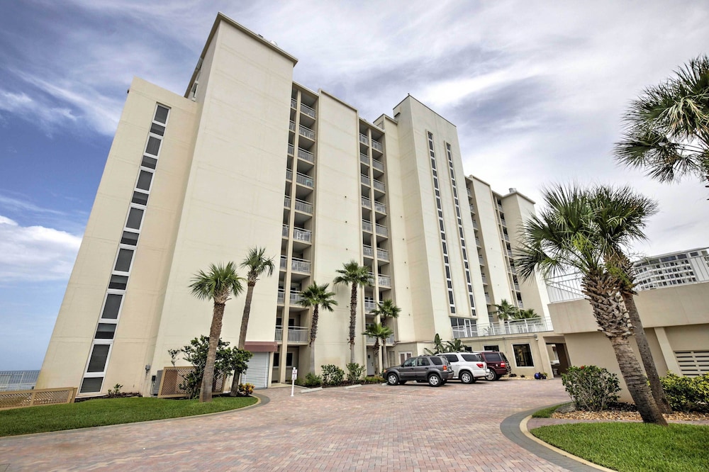 Waterfront Daytona Beach Shores Condo w/ Amenities