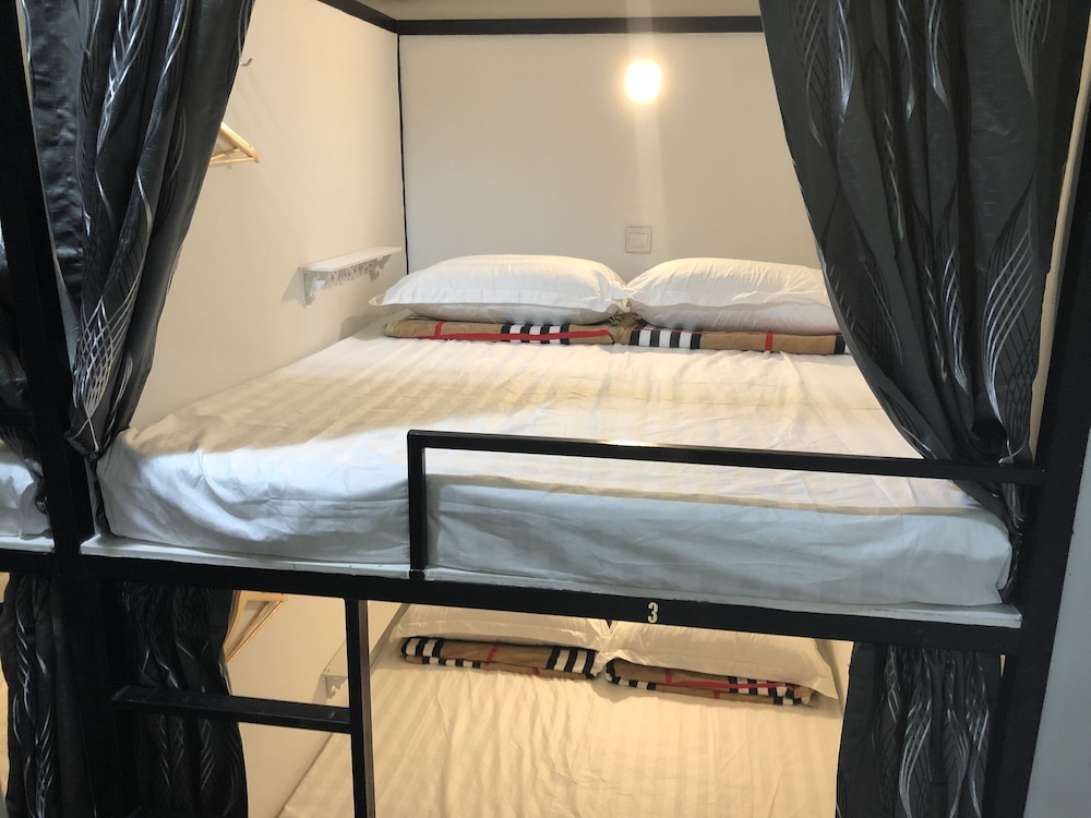 OSS Backpackers Hostel