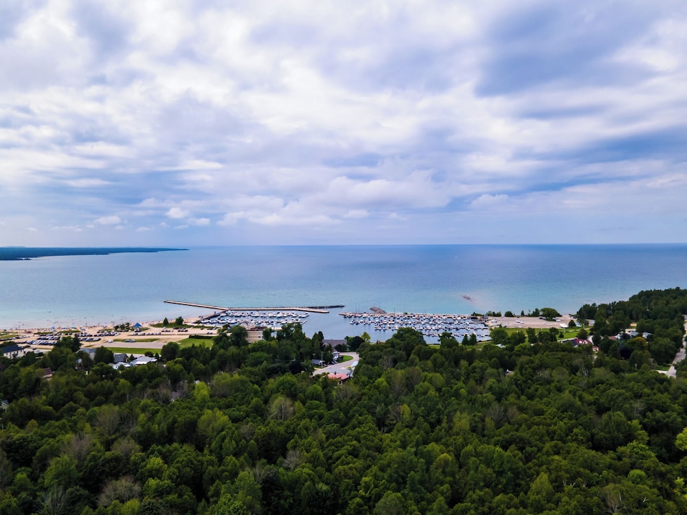 GLOBALSTAY 4Bd Basement Port Elgin Beach