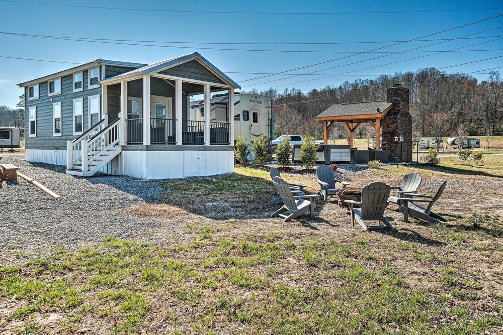 Splendid Tiny Home With Fire Pit ~ 2 Mi to Lake! view 5