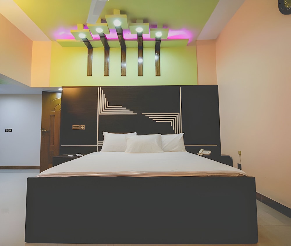 Regalia Inn Hotel