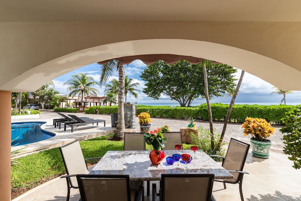 Beachfront Homes by Playa Paradise