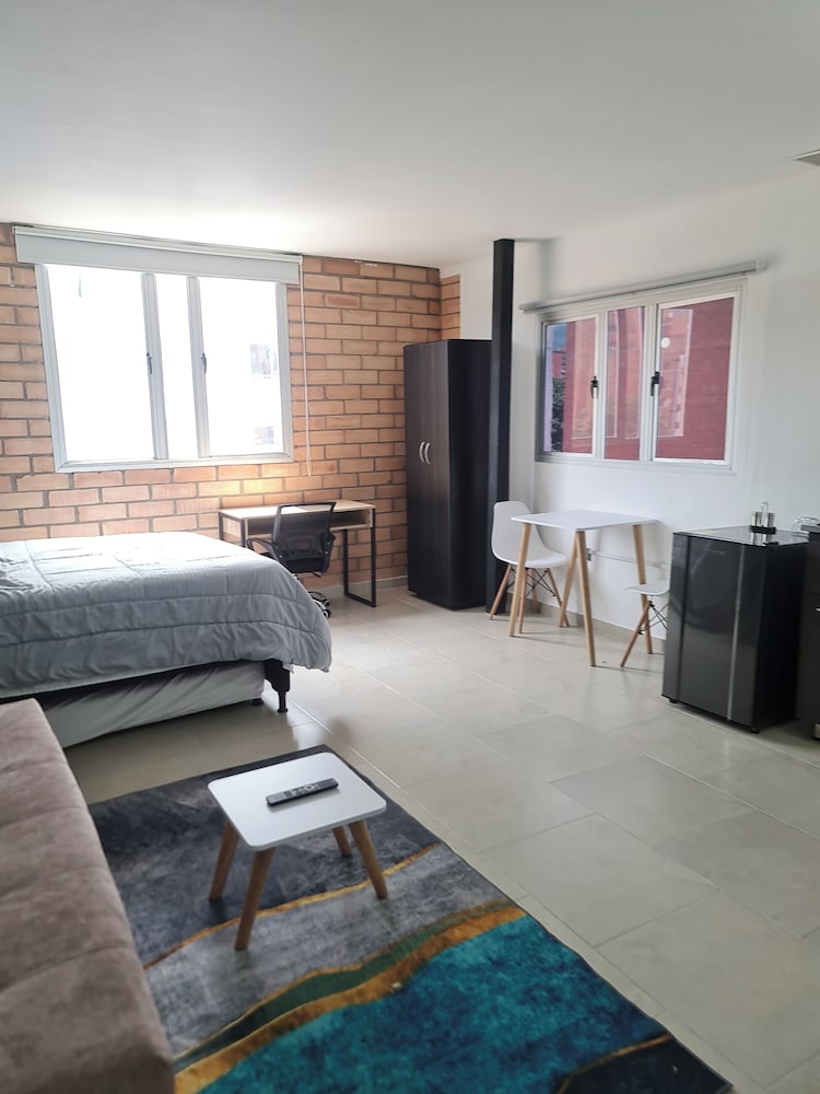 RG33 ApartaSuites