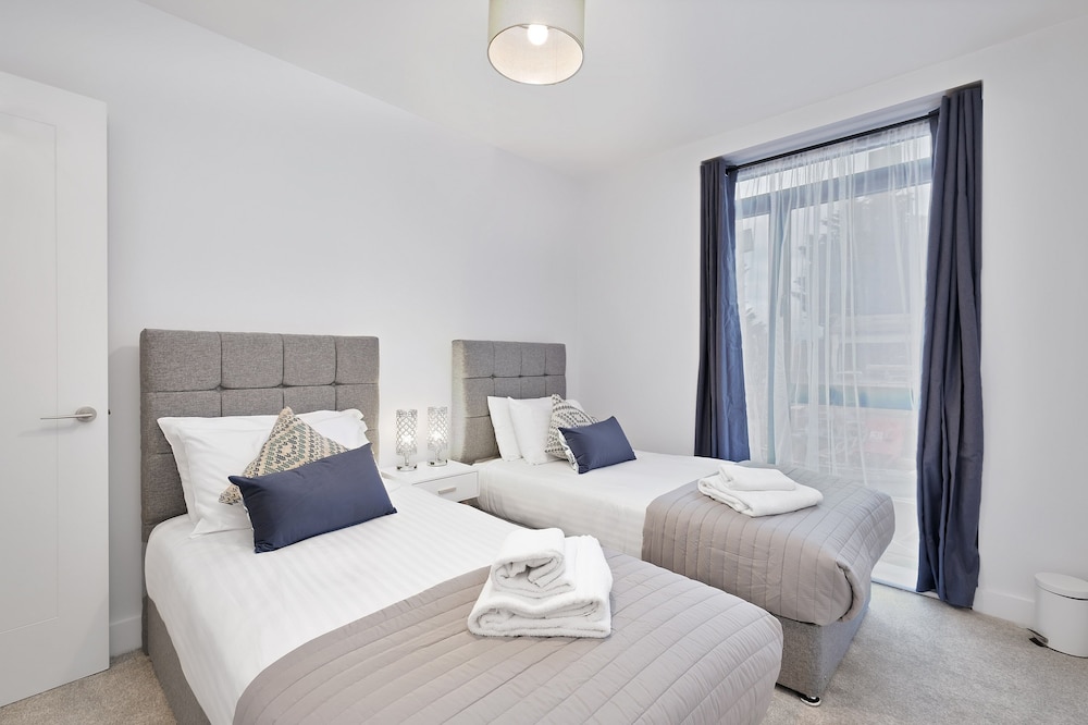 Belmore 1 & 2 Bedroom Luxury Apartment - main view