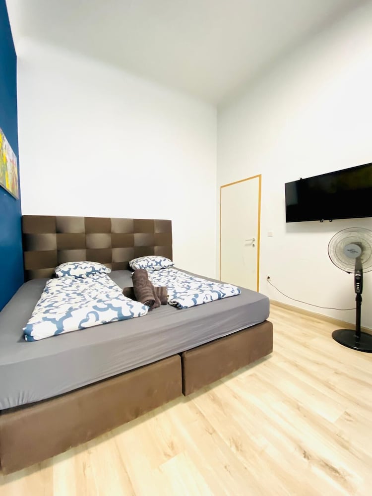 Cozy 1BR Apartment Near Danube River