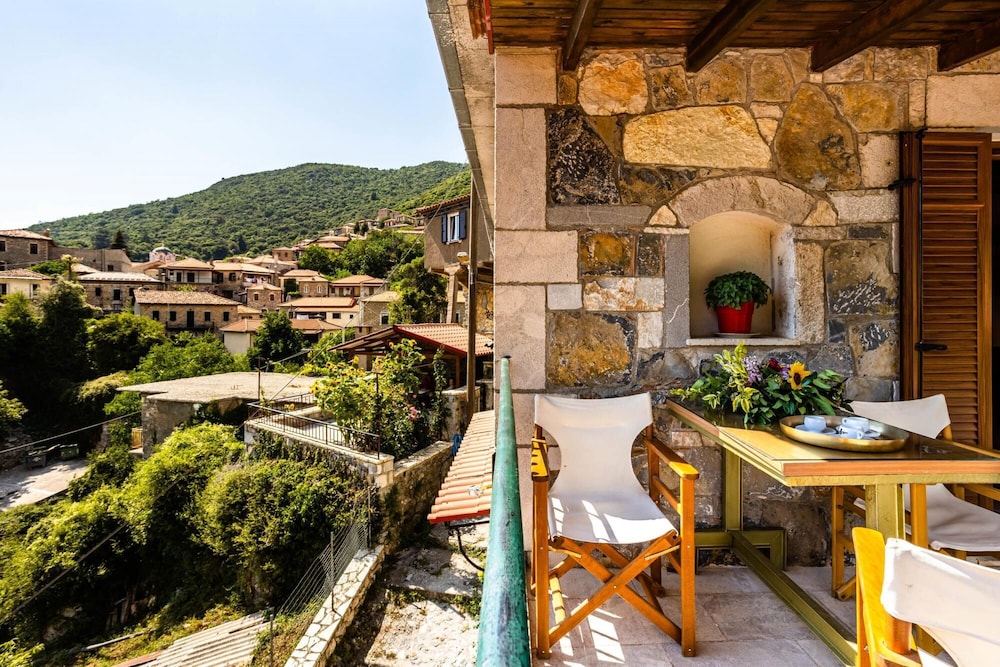 Stemnitsa Stone Residence - Comfy Mountain Getaway view 5