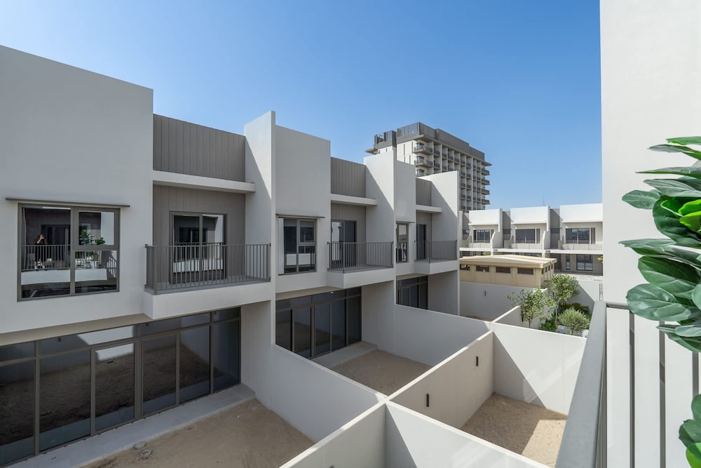 Classy 4-bedroom Villa With Spacious Balcony in Nad Al Sheba