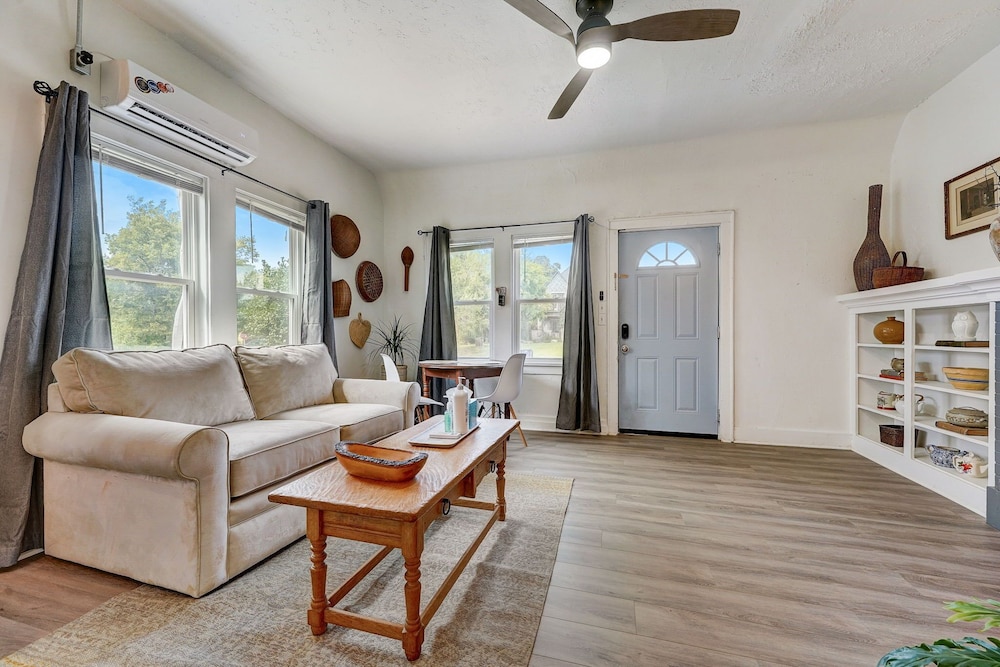 Cozy Urban Getaway Near Paseo Arts 31A