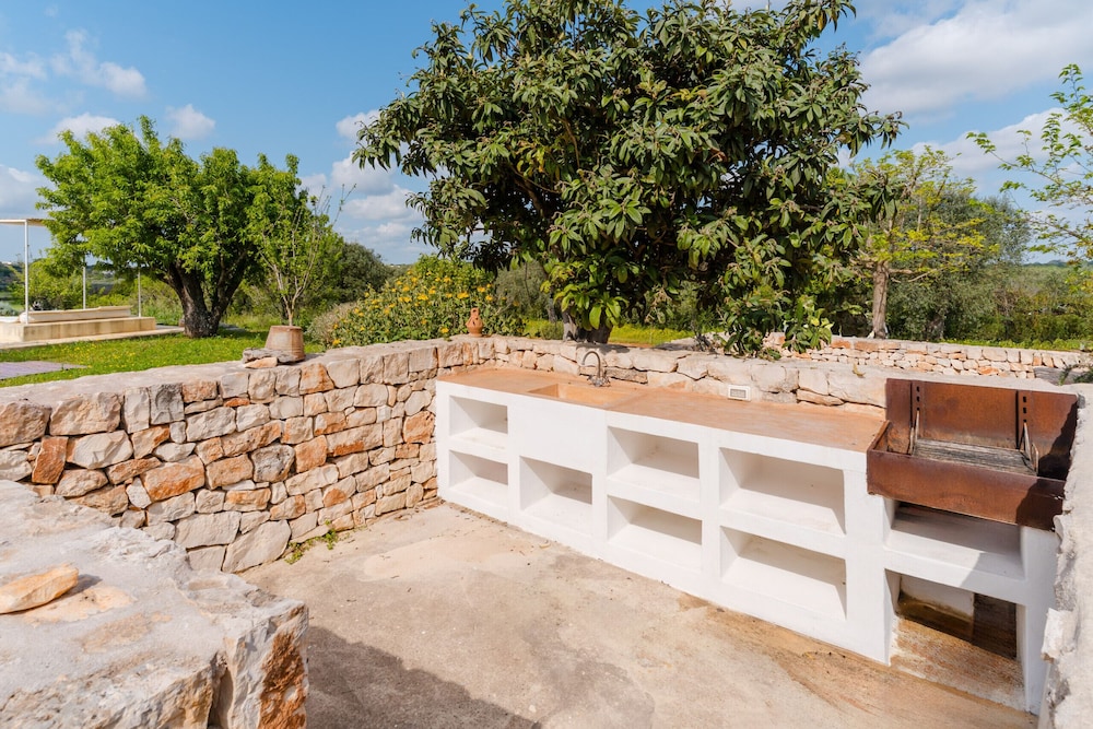 Ker Rail Villa With Pool by Wonderful Italy