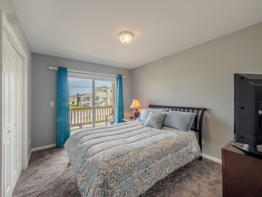 Pelican Palms by Topsail Realty