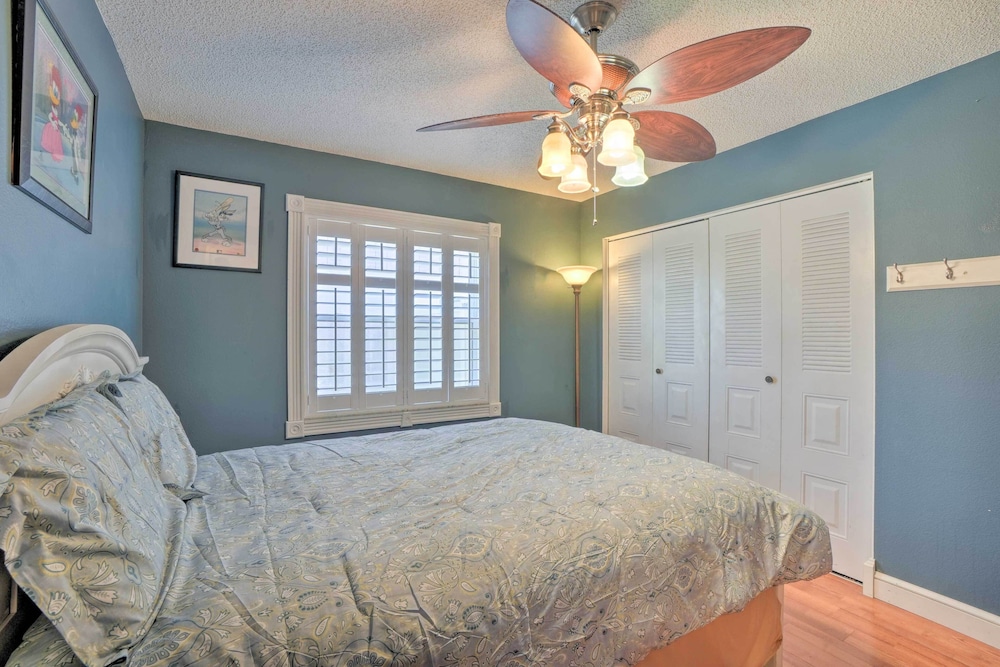 Tampa Home w/ Hot Tub ~ 15 Mi to Downtown!