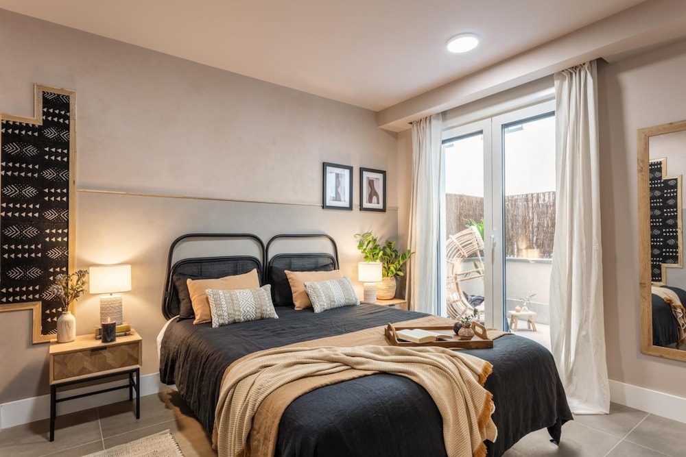Abardok - 1 Bedroom and Terrace in R os Rosas