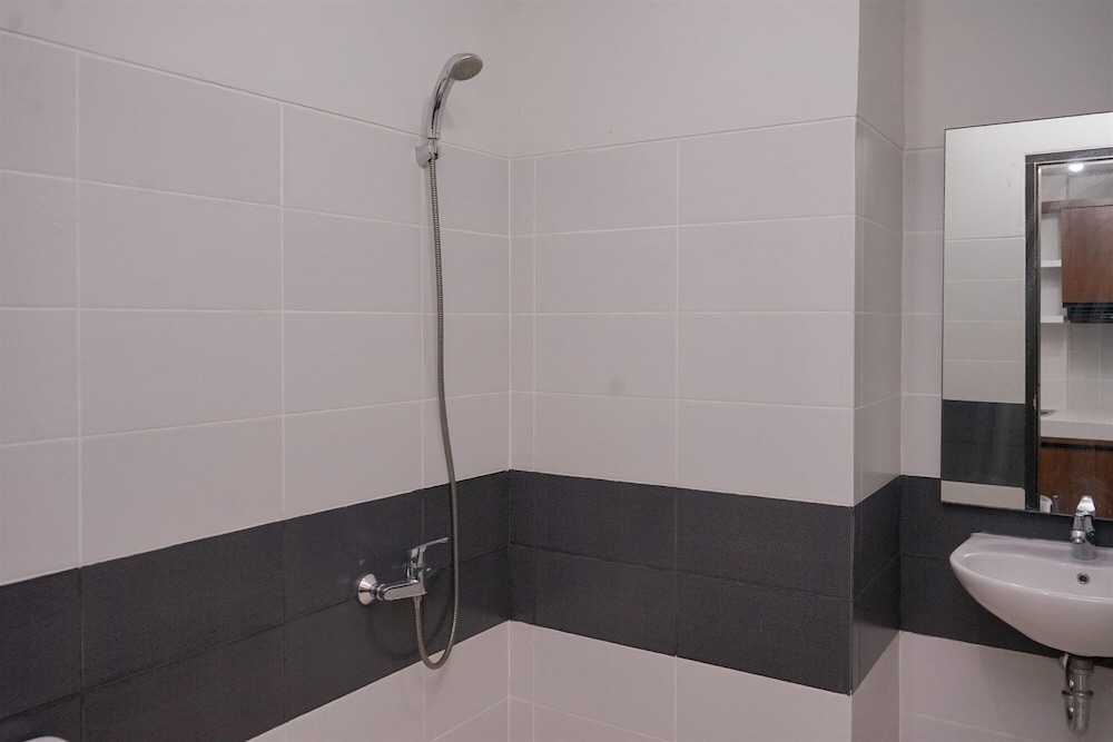 Cozy & Good 1Br Apartment At Scientia Residence