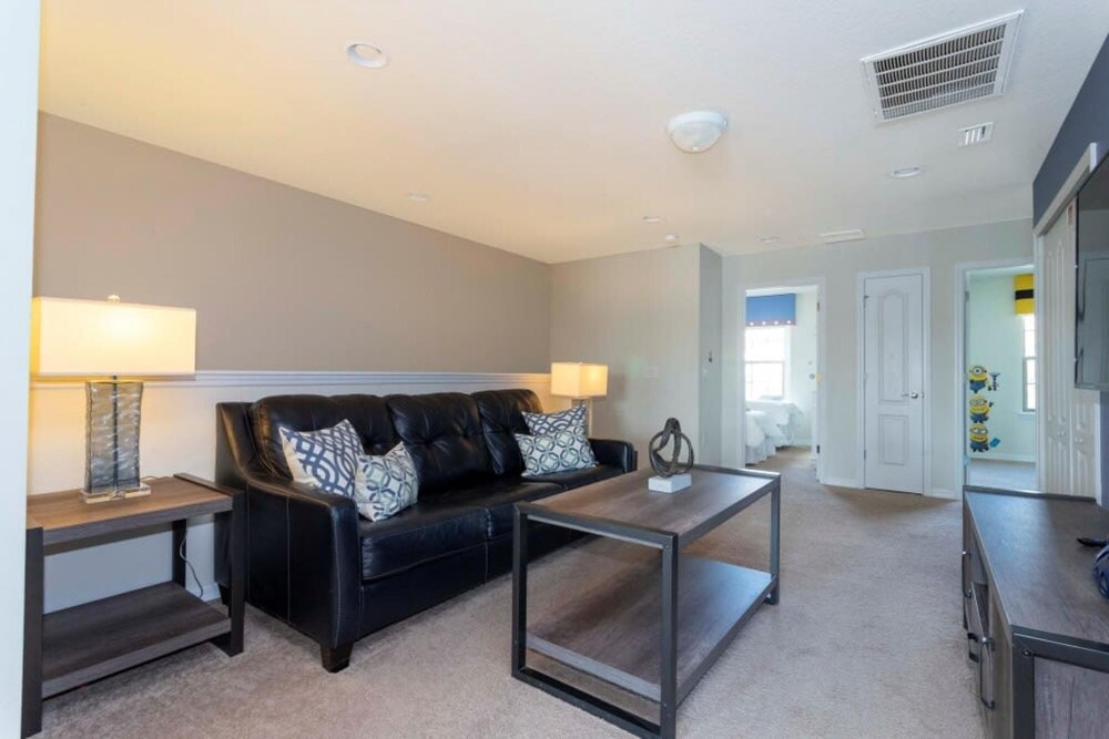 Amazing 5BR Private Pool Lakeview Near Disney