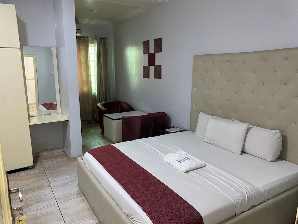 Chrisolik Hotel