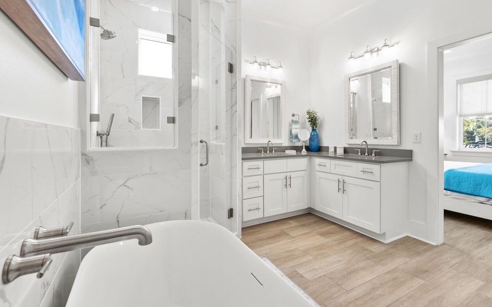 5BR Home w/ Private Heated Pool, Golf Cart, 4 Bikes, Near 30a!