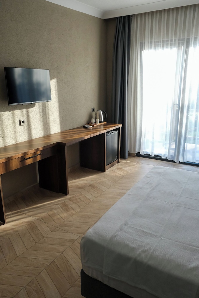 Gargaron Beach Hotel view 2