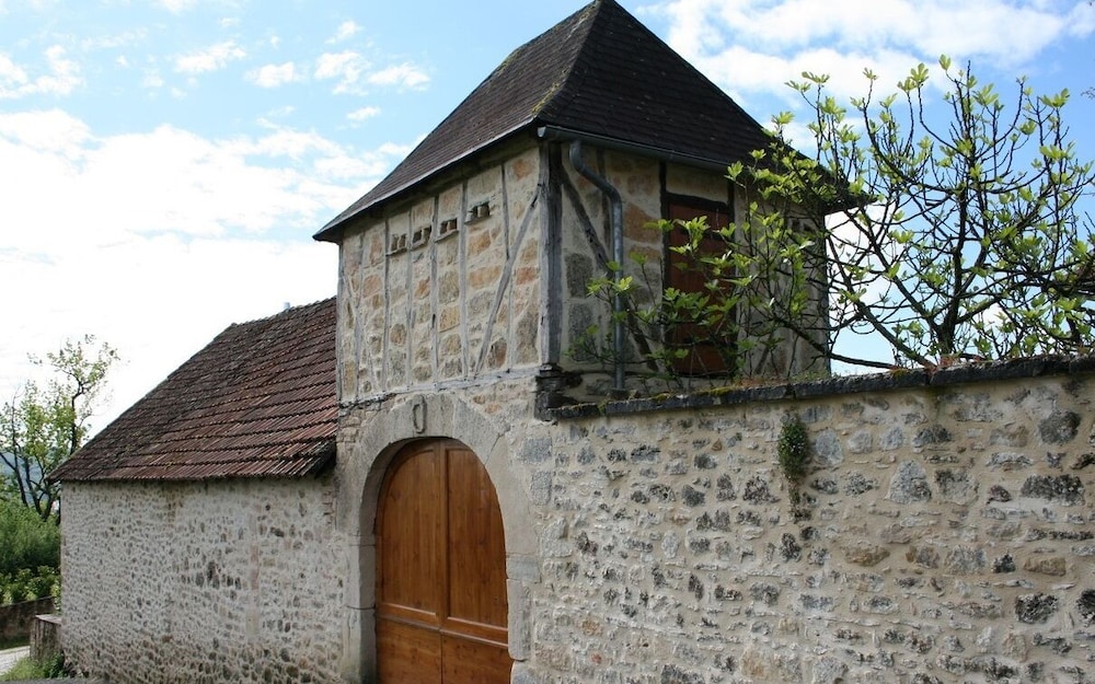 Hillside Park Dordogne view 5