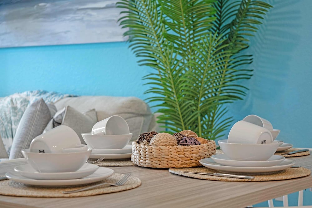 Sunset Views and Serenity - Reunion Escape for 4