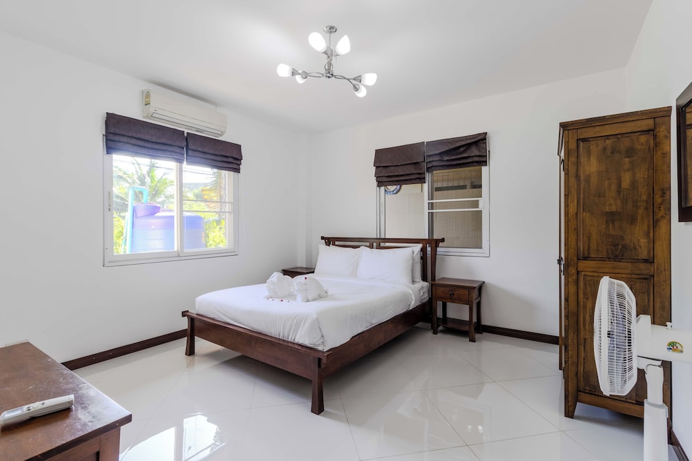 3BR Close to Phuket's Best Beaches V245