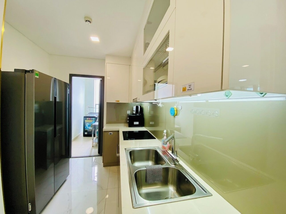 Serenity Serviced Apartments-Landmark 81