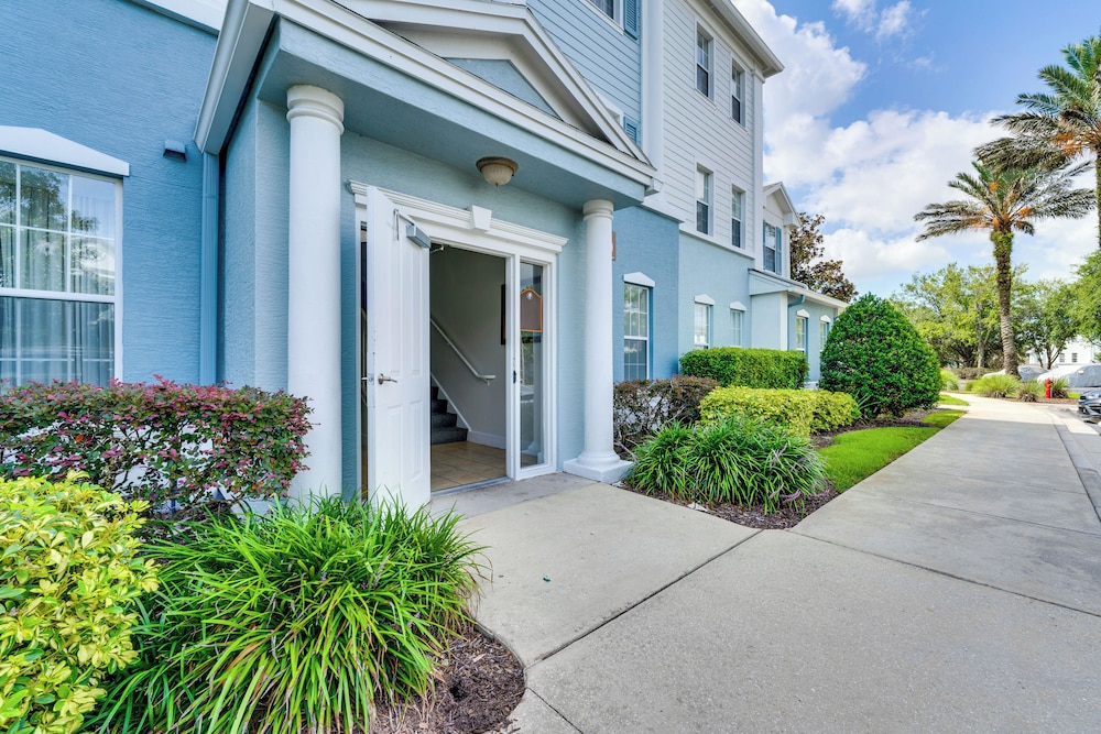 7 Mi to Disney World: Condo w/ 2 Balconies + Pools