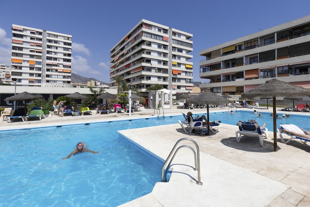 Prime Location Apartment With Seaviews