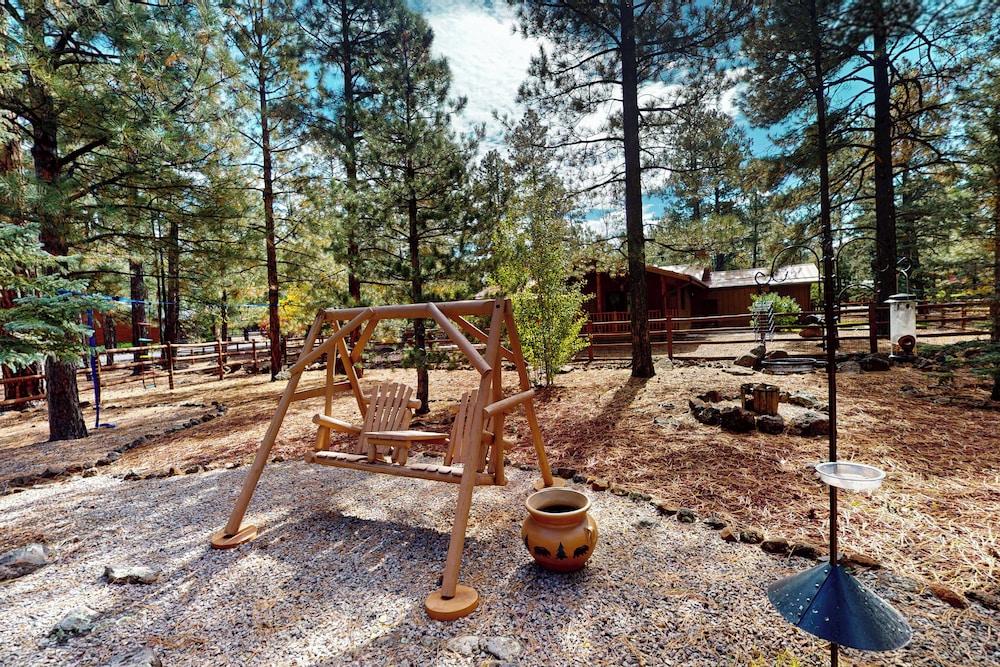 3BR Home Close to Golf, Trails, Lake, & Ski Resort