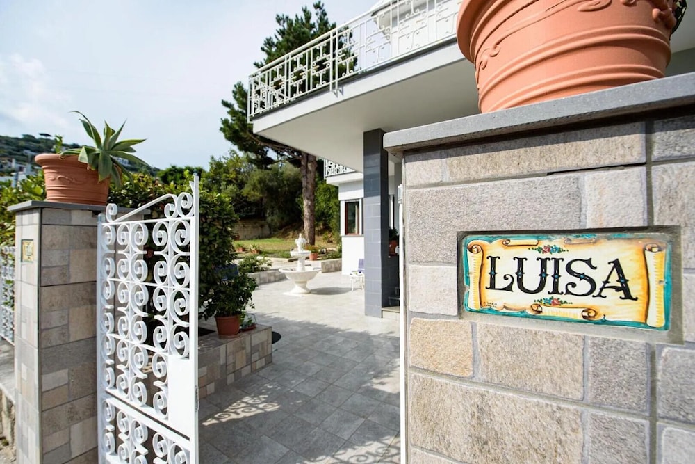 Estate4home - Villa Louise