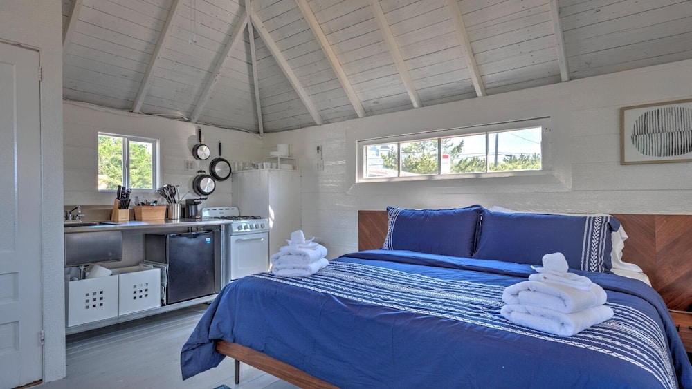 Bungalow 5 - 1br, Water View view 3