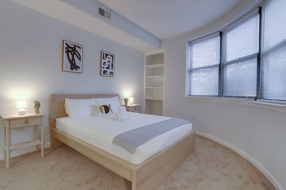 Amazing Apt in Ballston With Gym