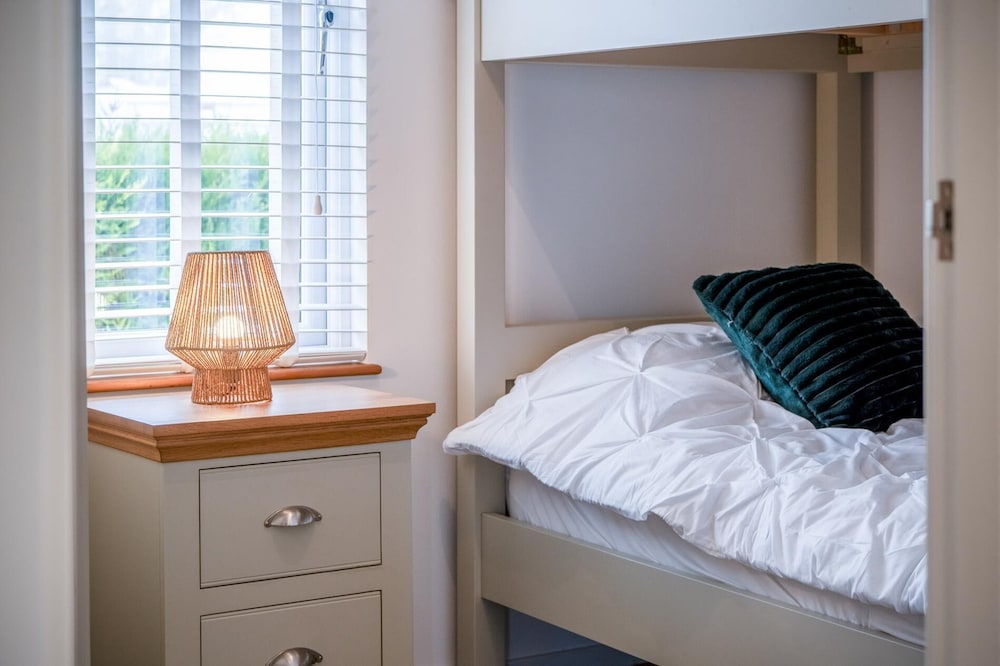 Swallow Lodge - 3 Bedroom Lodge - Wisemans Bridge