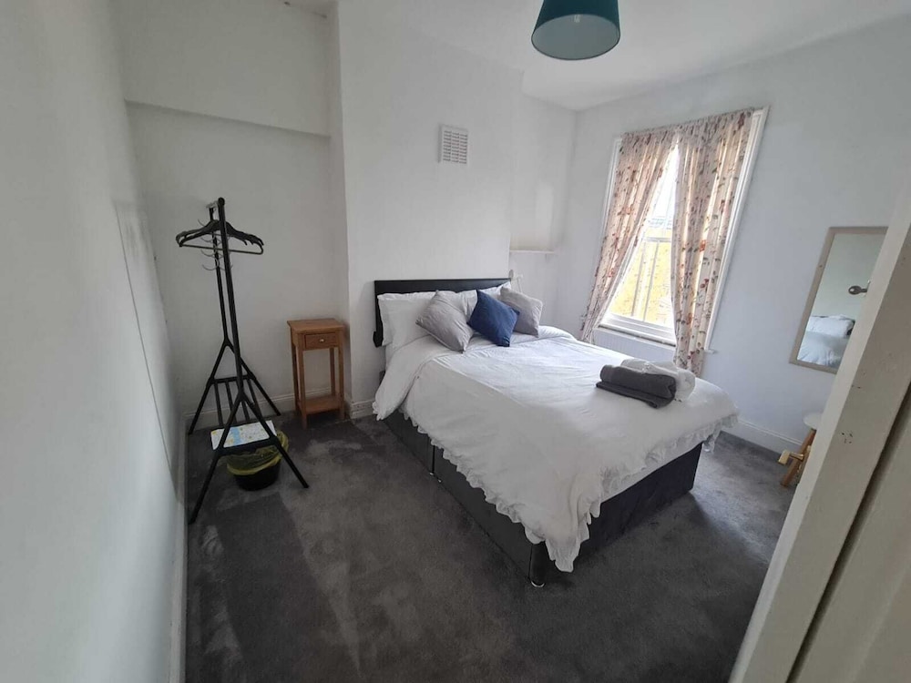 3-bed House in London Self-contained in Ladywell