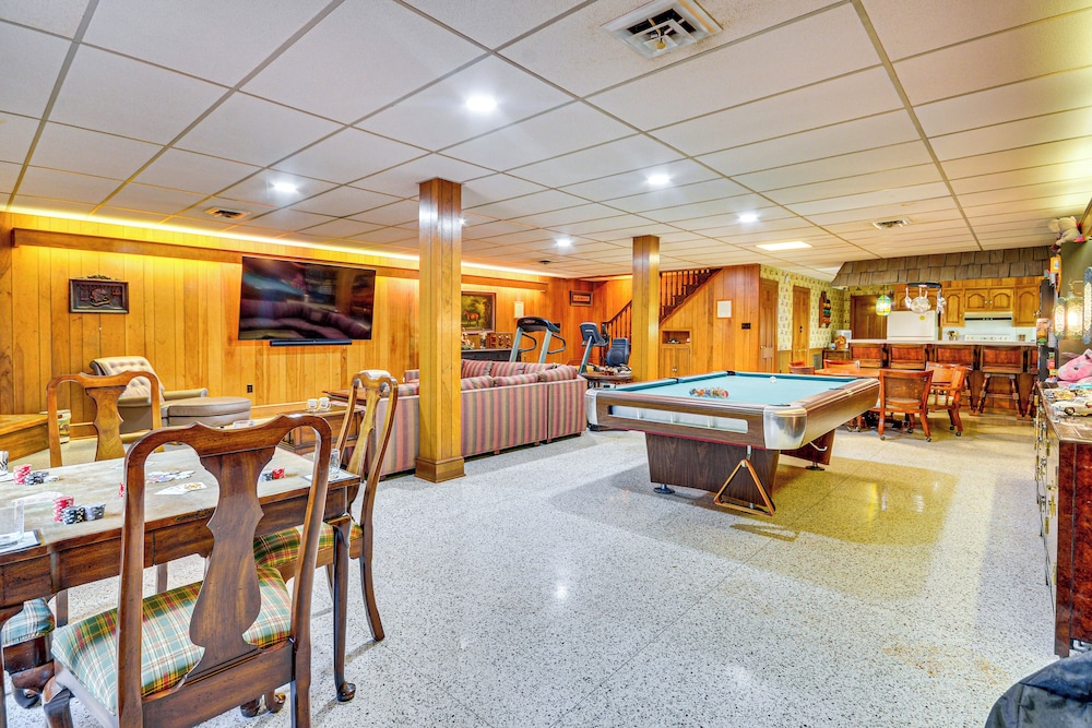 2 Mi to Main St Thomasville: Family Home w/ Games