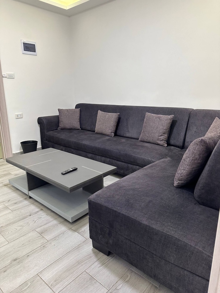 Private 33near Downtown Kh&sh view 4