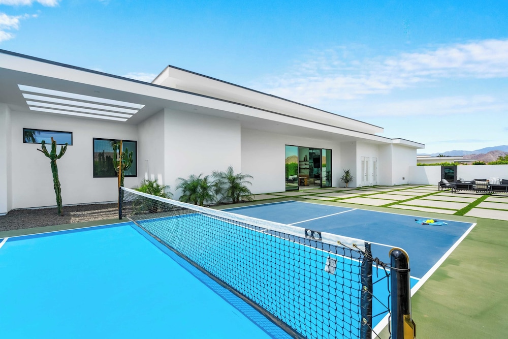 Sleeps 54 3 Luxury Villas w/ Pool + Spa, Pickleball Bravo by Avantstay