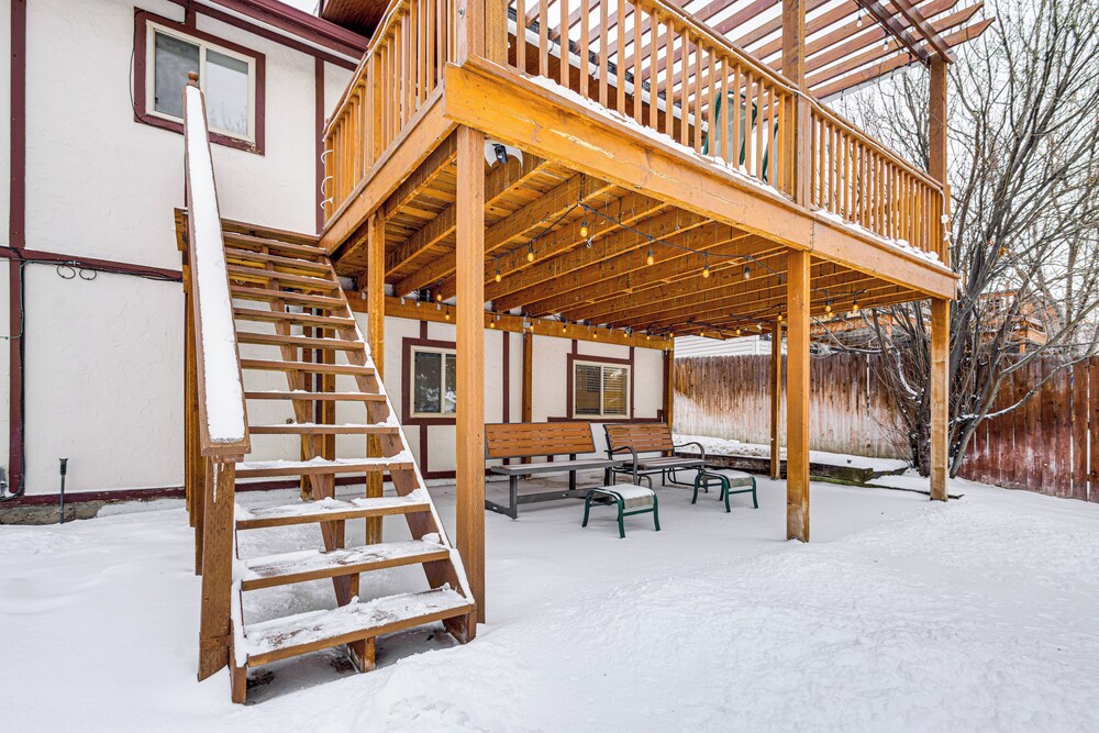 Fenced Yard, Patio: Family-friendly Pocatello Home