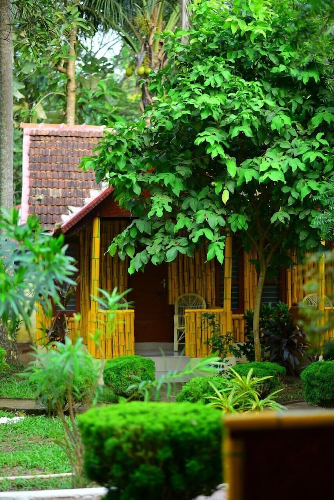 Savithri Inn