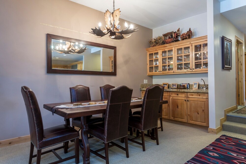 Trail's End Lodge at Deer Valley Resort - Two Bedroom Residence with Spa #406 2 Condo
