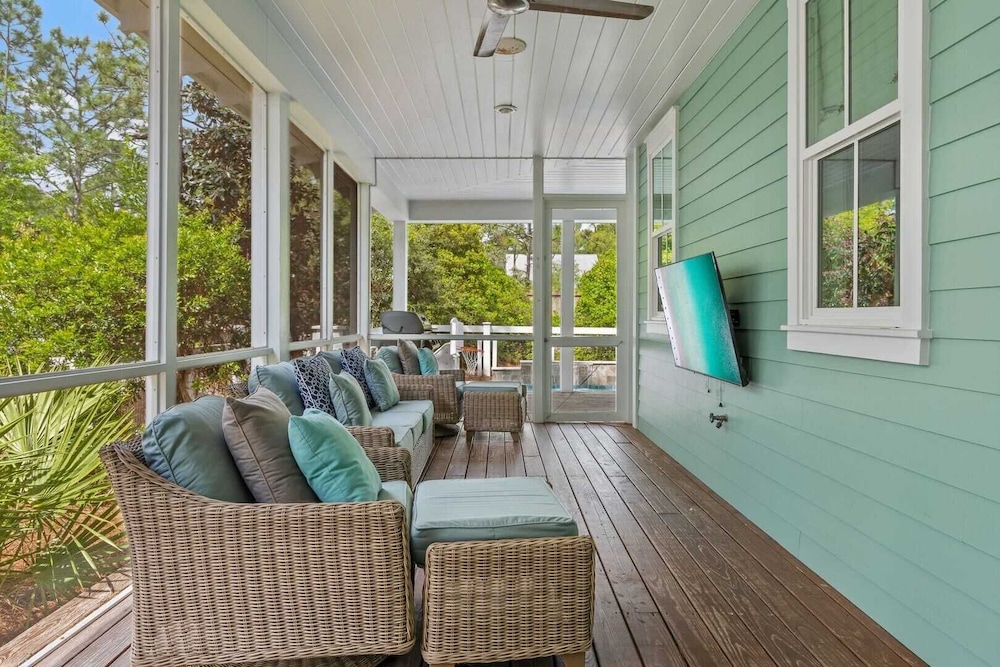 Watercolor 75 by Avantstay Luxury Private Pool + Bonfires