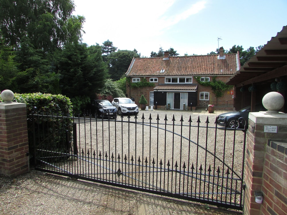 Great Yarmouth Vacations - Decoy Barn - Property Image 9