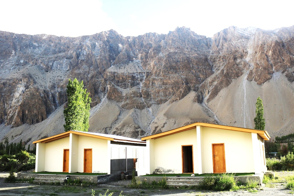 Montvale Resort Passu