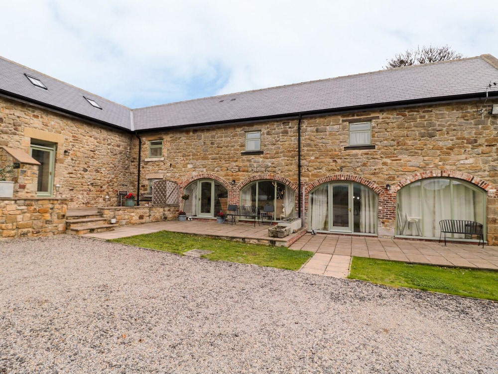 Gateshead Vacations - Granary Barn - Property Image 3