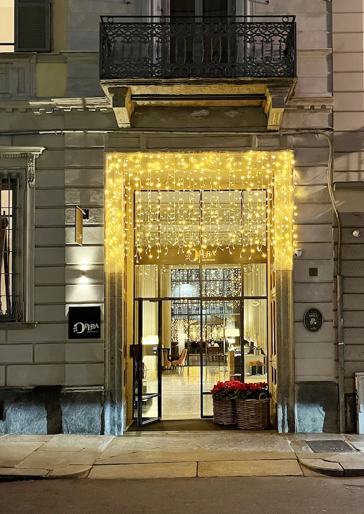 Hotel Opera 35 Boutique Hotel - Image 1