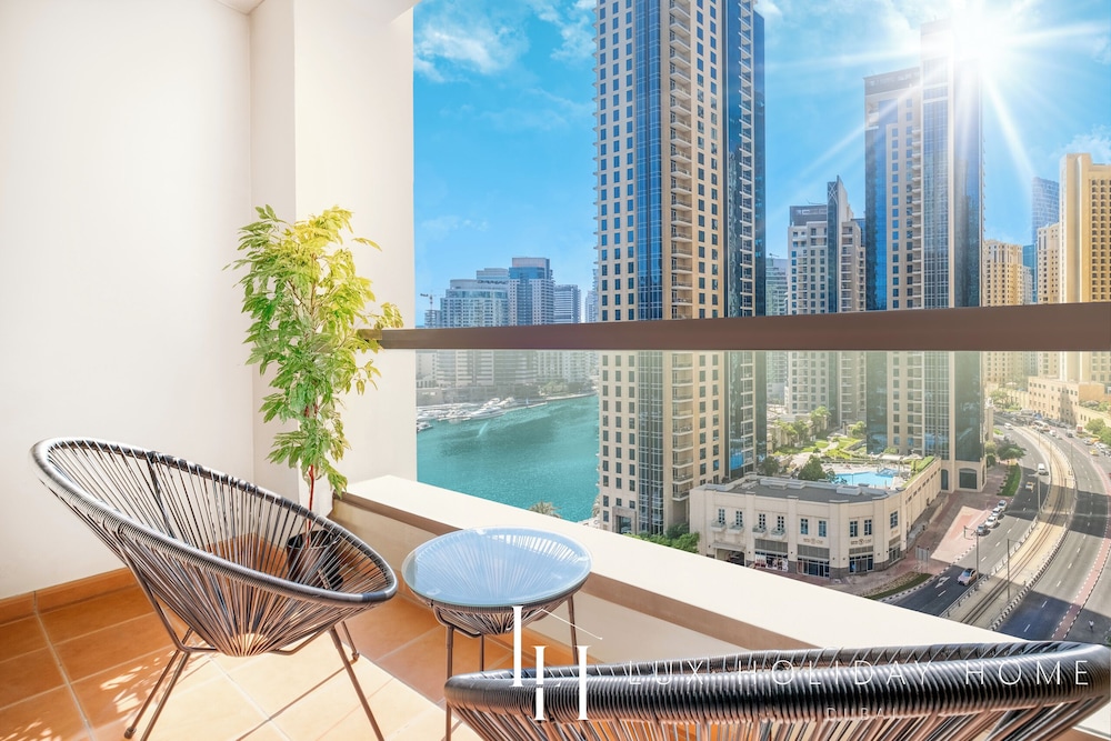 LUX The Luxurious Central JBR Suite 2