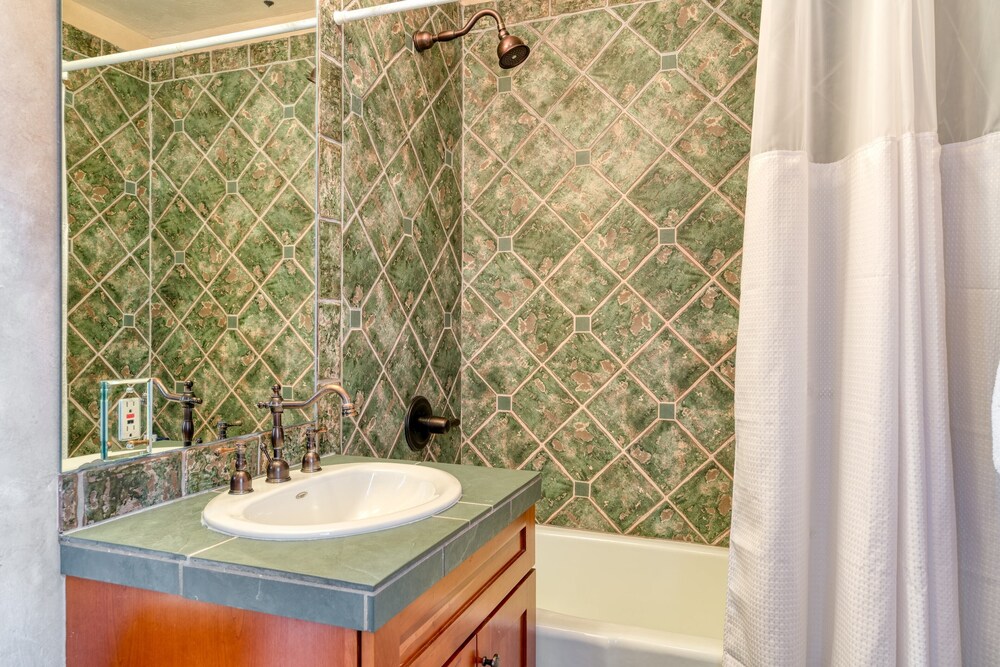 Summit County Vacations - Topaz Estate by Avantstay Luxe Home, Pool View - Property Image 22