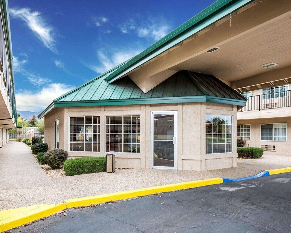 Quality Inn Suites Minden - Property Image 3