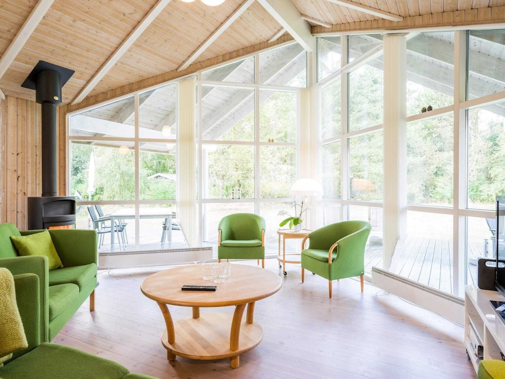 6 Person Holiday Home in Blavand