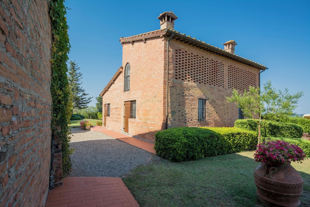 Amazing Chianti Site Olivo Shared Pool