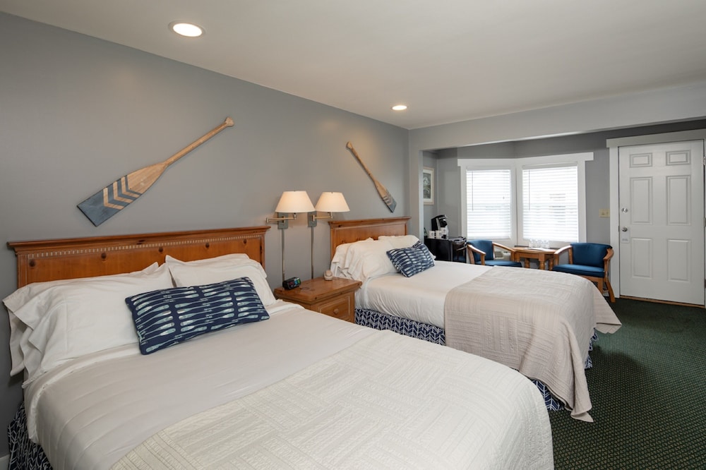 Glen Cove Inn & Suites